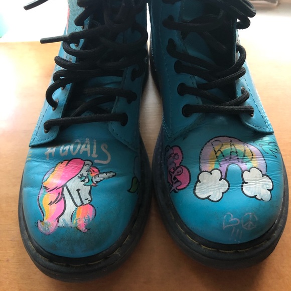 Blue Dr Martens boots - Picture 4 of 13